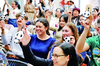 “希望未來可以去中國”——記“漢語橋”世界中小學生中文秀捷克賽區比賽 “希望未來可以去中國”——記“漢語橋”世界中小學生中文秀捷克賽區比賽